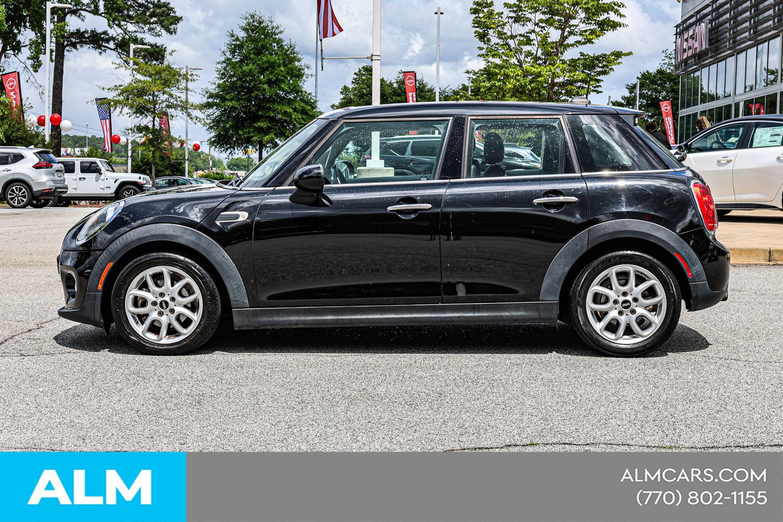 Used 2019 MINI Cooper 4-Door Hardtop FWD image 9