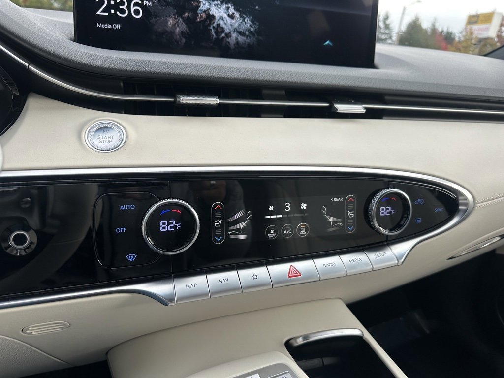 Used 2025 Genesis Electrified GV70 Advanced image 24