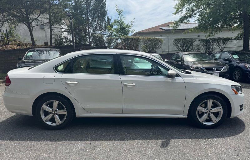 Used 2012 Volkswagen Passat 2.5 SE FWD image 8