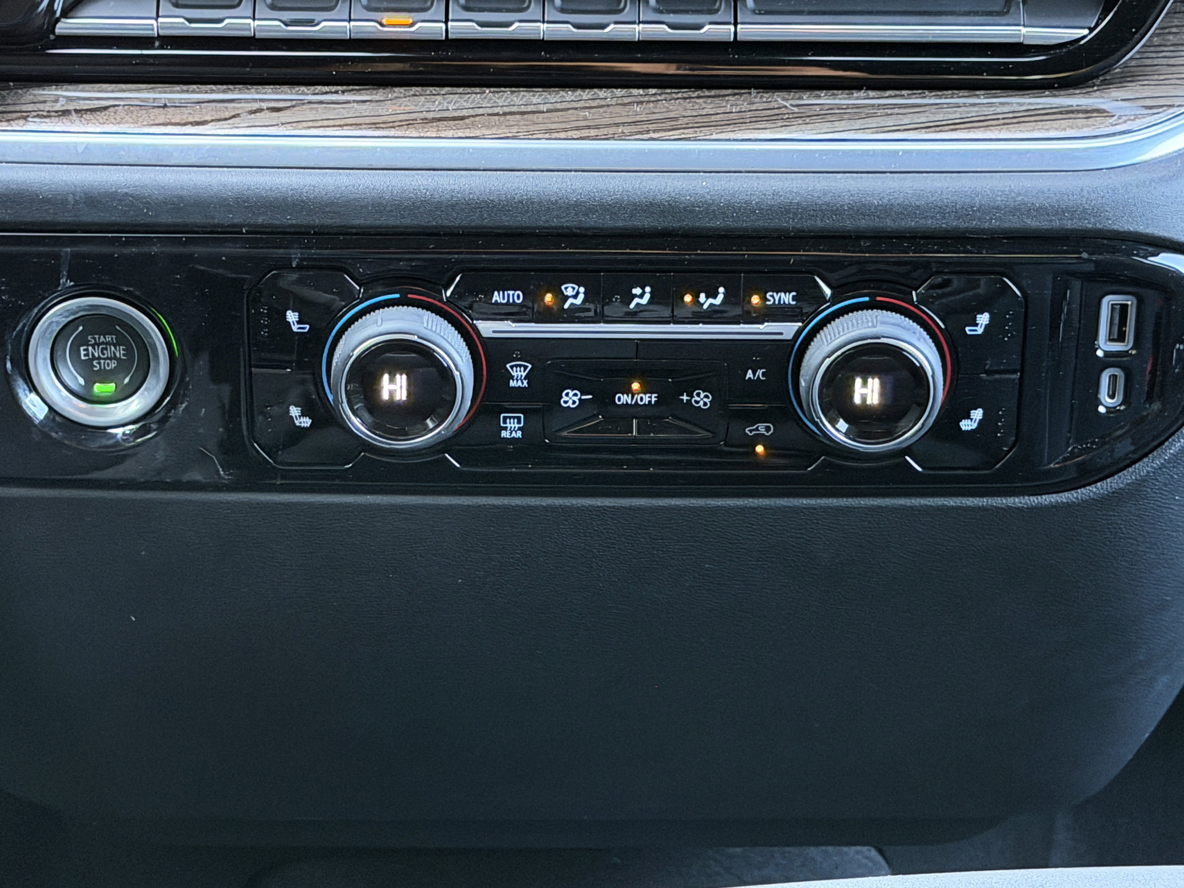 Used 2022 Chevrolet Silverado 1500 LT AWD/4WD image 10