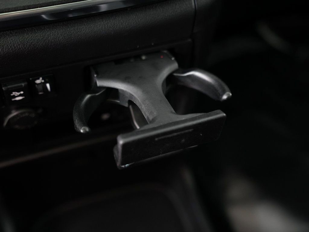 Used 2019 Toyota Sienna Limited Premium image 30