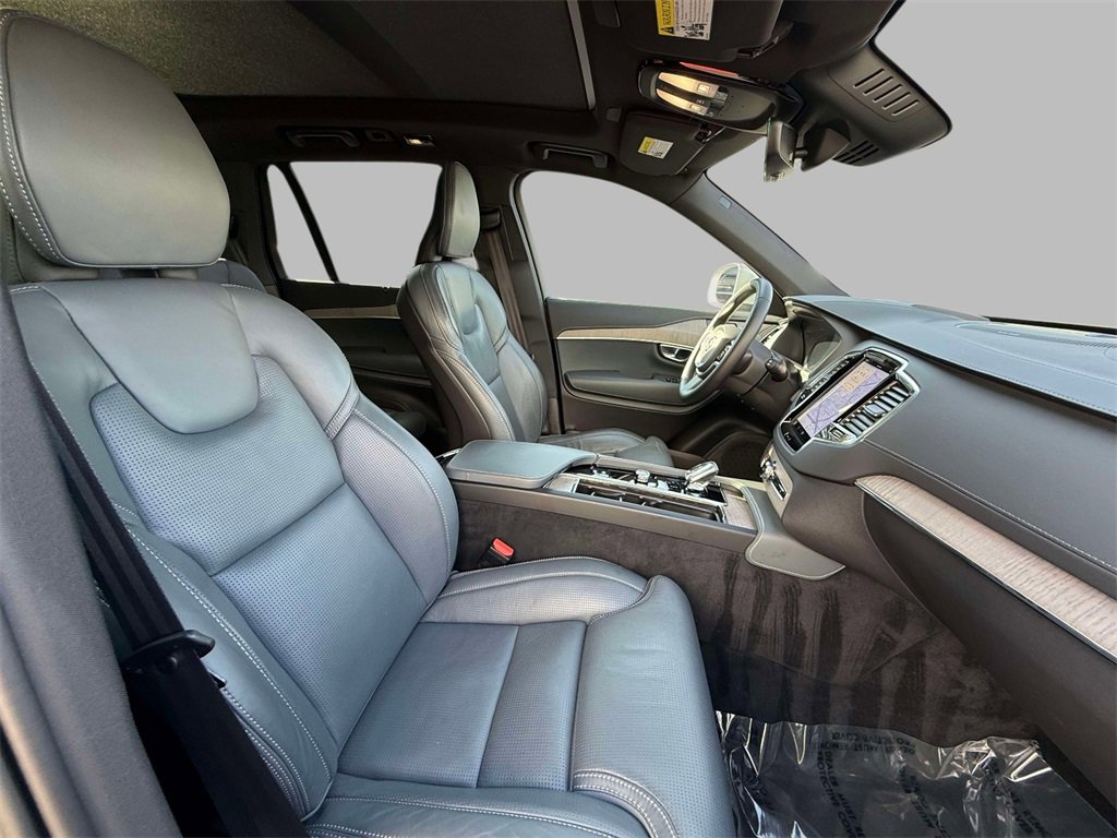 Used 2023 Volvo XC90 B6 Ultimate w/ Protection Package Premier image 14