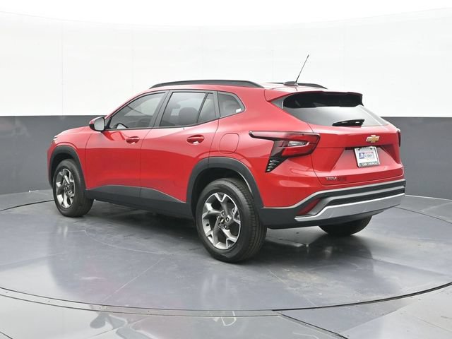 New 2026 Chevrolet Trax LT w/ Sunroof Package FWD image 7
