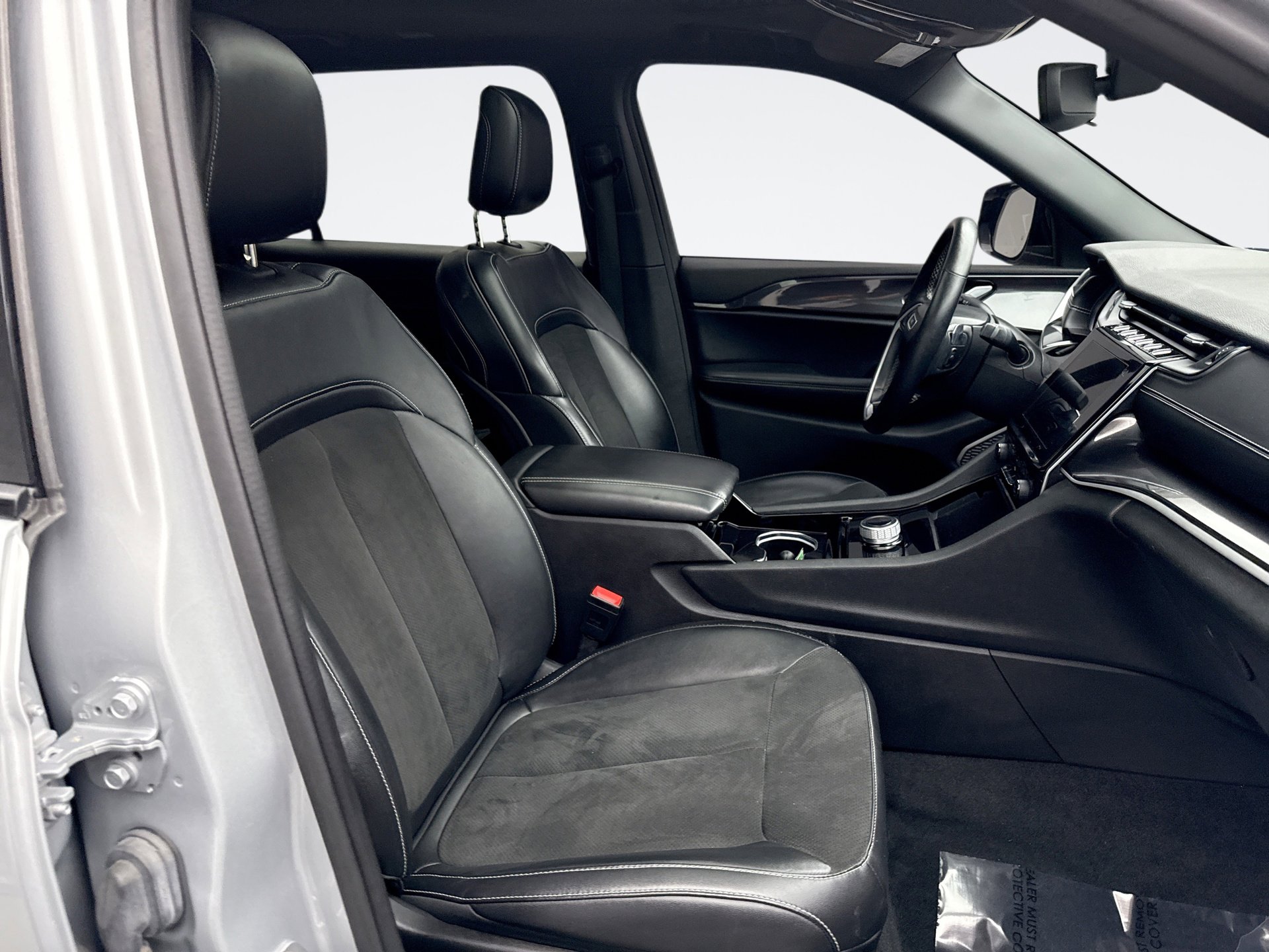 Used 2022 Jeep Grand Cherokee L Laredo image 17