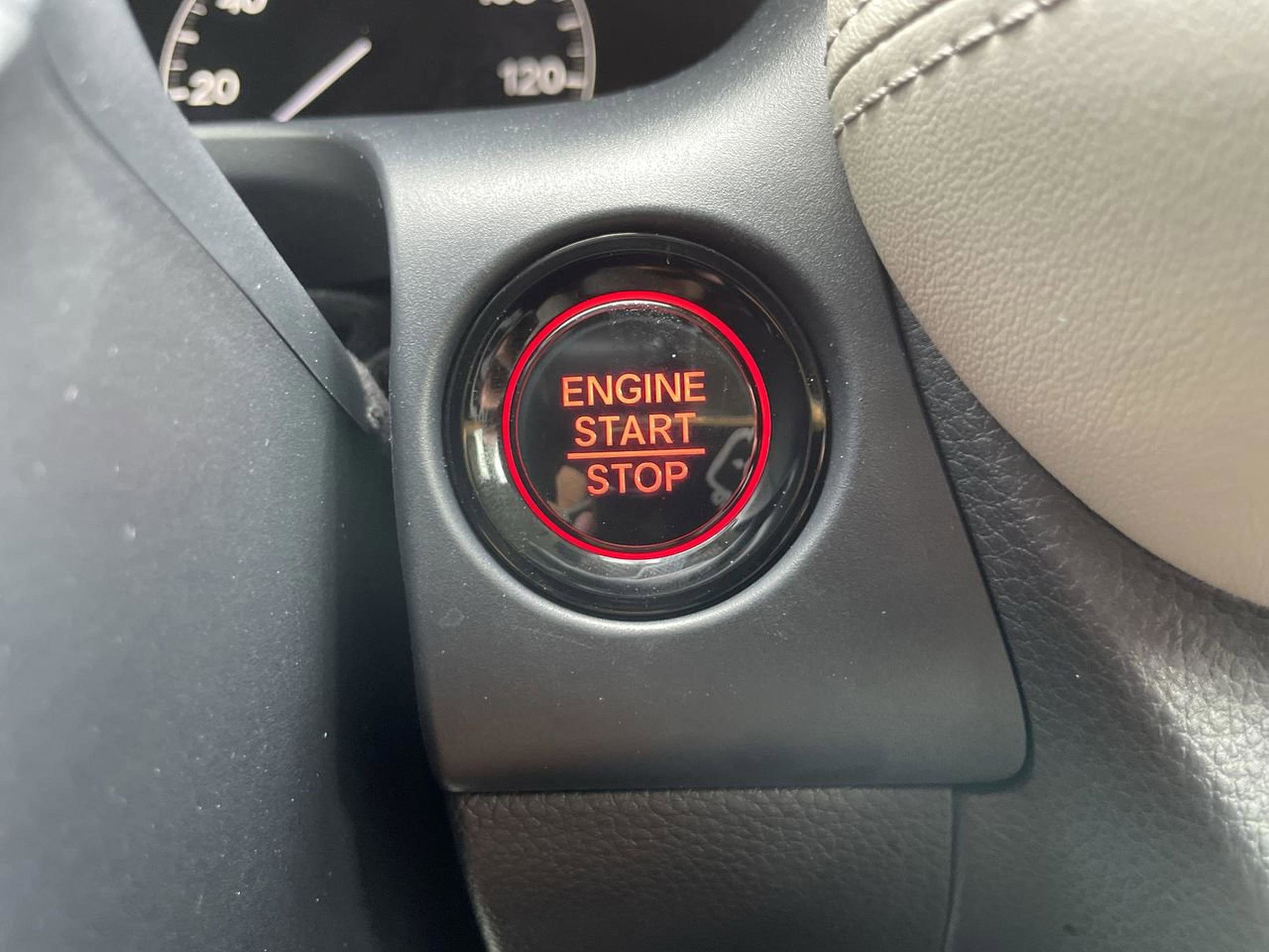 Certified 2023 Honda HR-V LX image 29