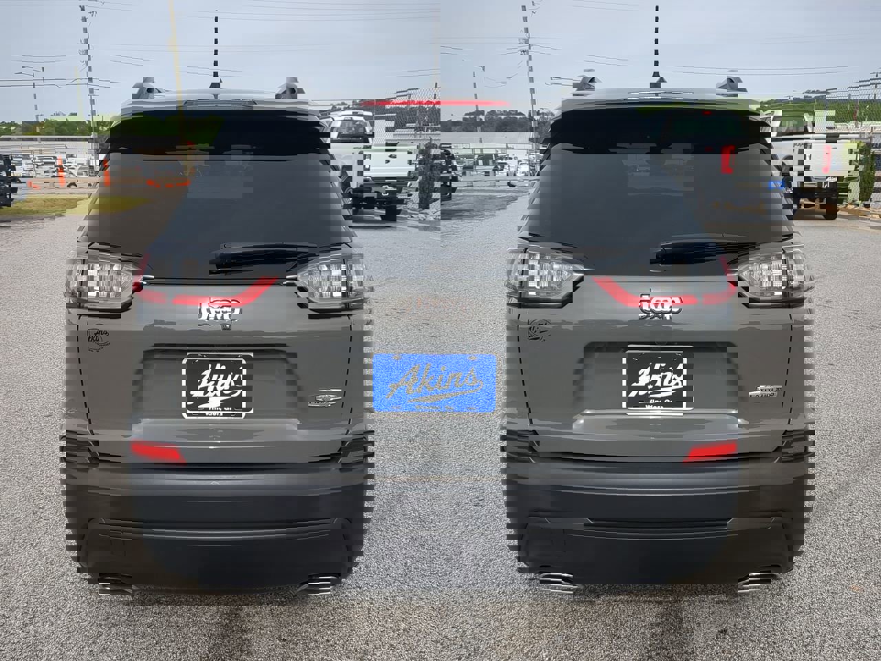 Used 2022 Jeep Cherokee Latitude Lux w/ Sun & Sound Group image 4