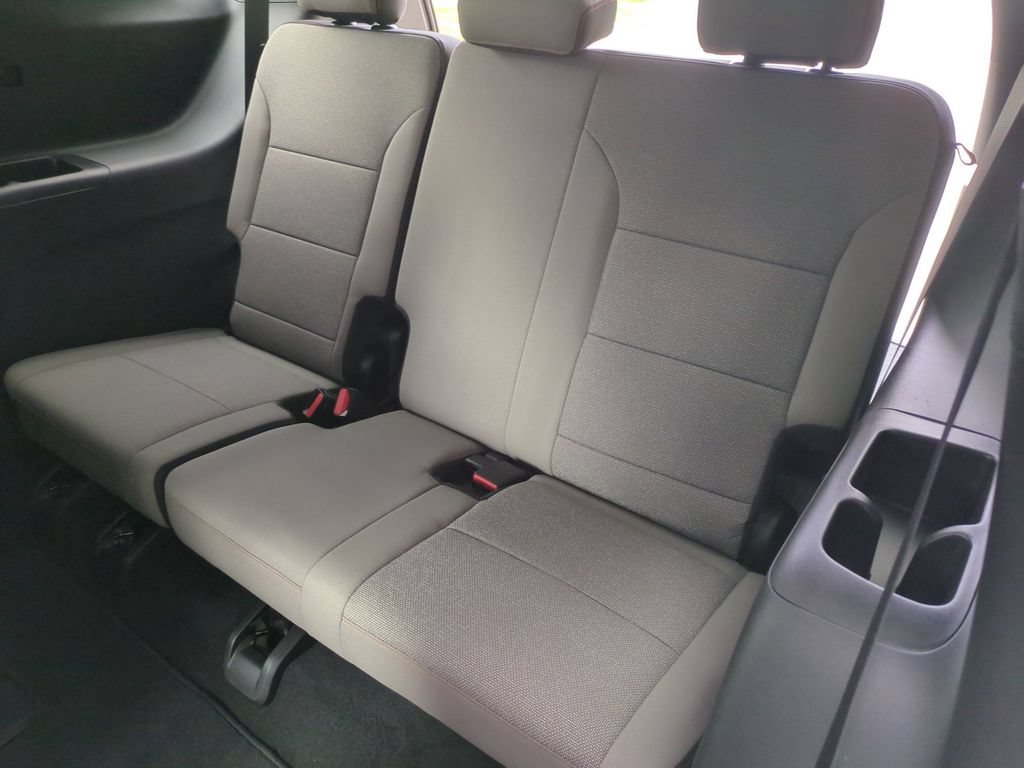 New 2027 Chevrolet Traverse LT w/ Driver Confidence Package FWD image 31