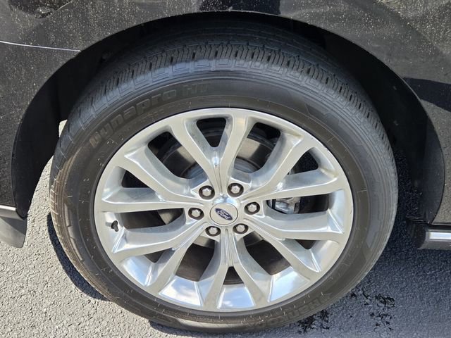 Used 2018 Ford Expedition Limited w/ Equipment Group 302A AWD/4WD image 16