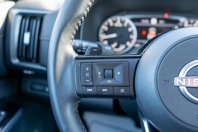 Certified 2025 Nissan Pathfinder SL image 25