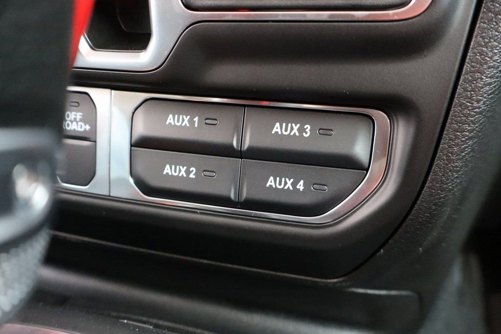 Used 2025 Jeep Gladiator Mojave w/ Convenience Group image 17