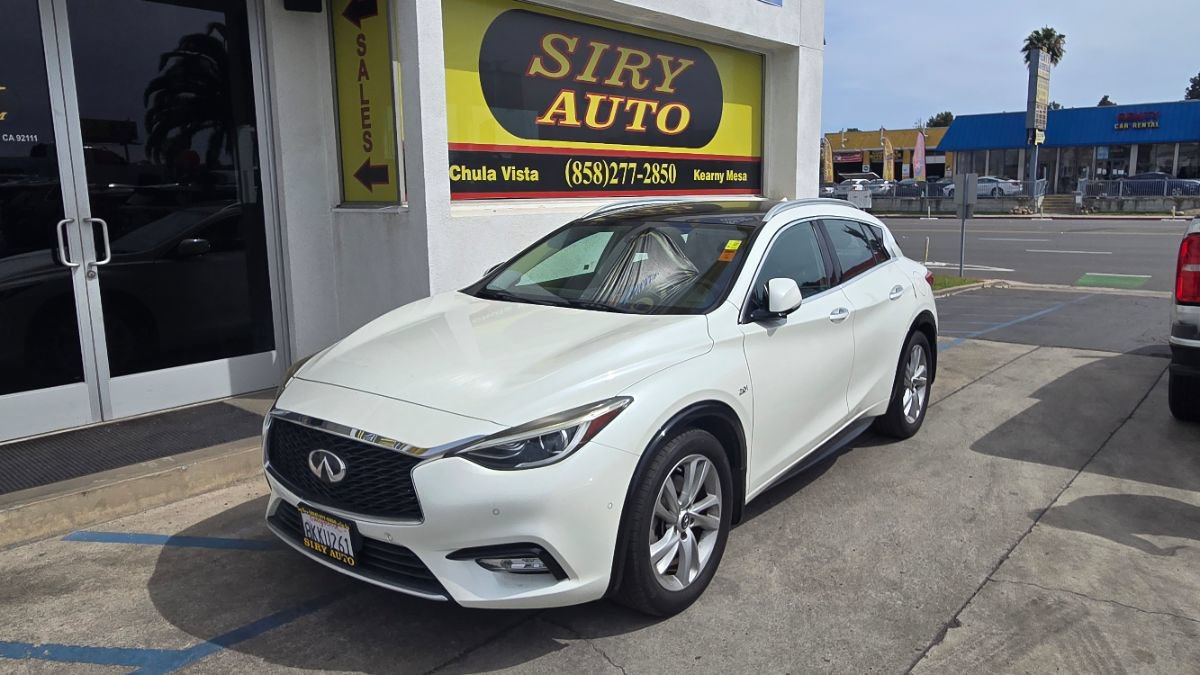 Used 2019 INFINITI QX30 w/ Cargo Package FWD image 31