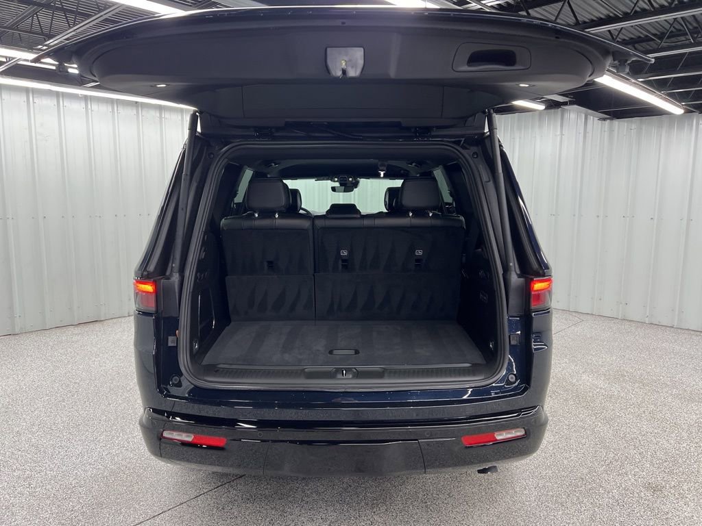 Used 2025 Jeep Wagoneer Series II image 10