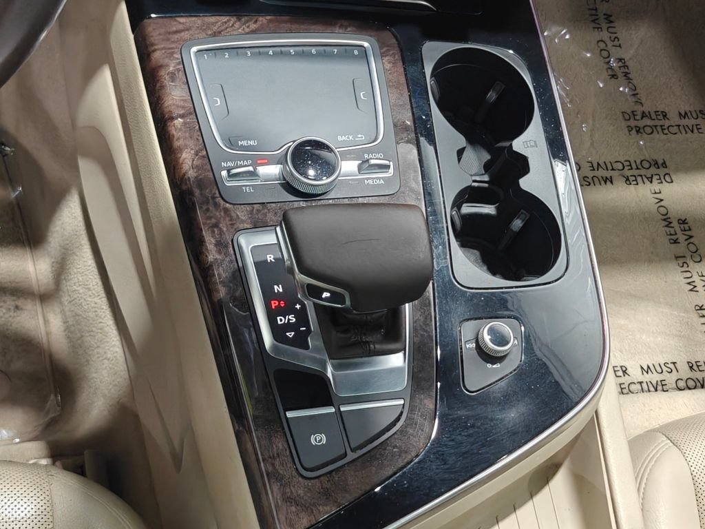 Used 2017 Audi Q7 3.0T Prestige AWD/4WD image 10