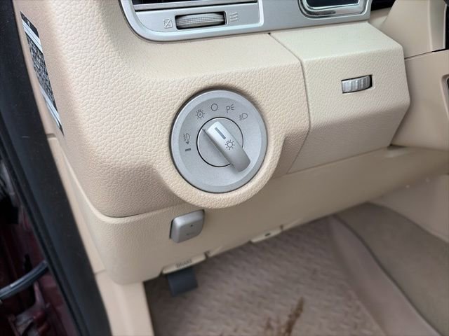 Used 2010 Lincoln Navigator 4WD image 9