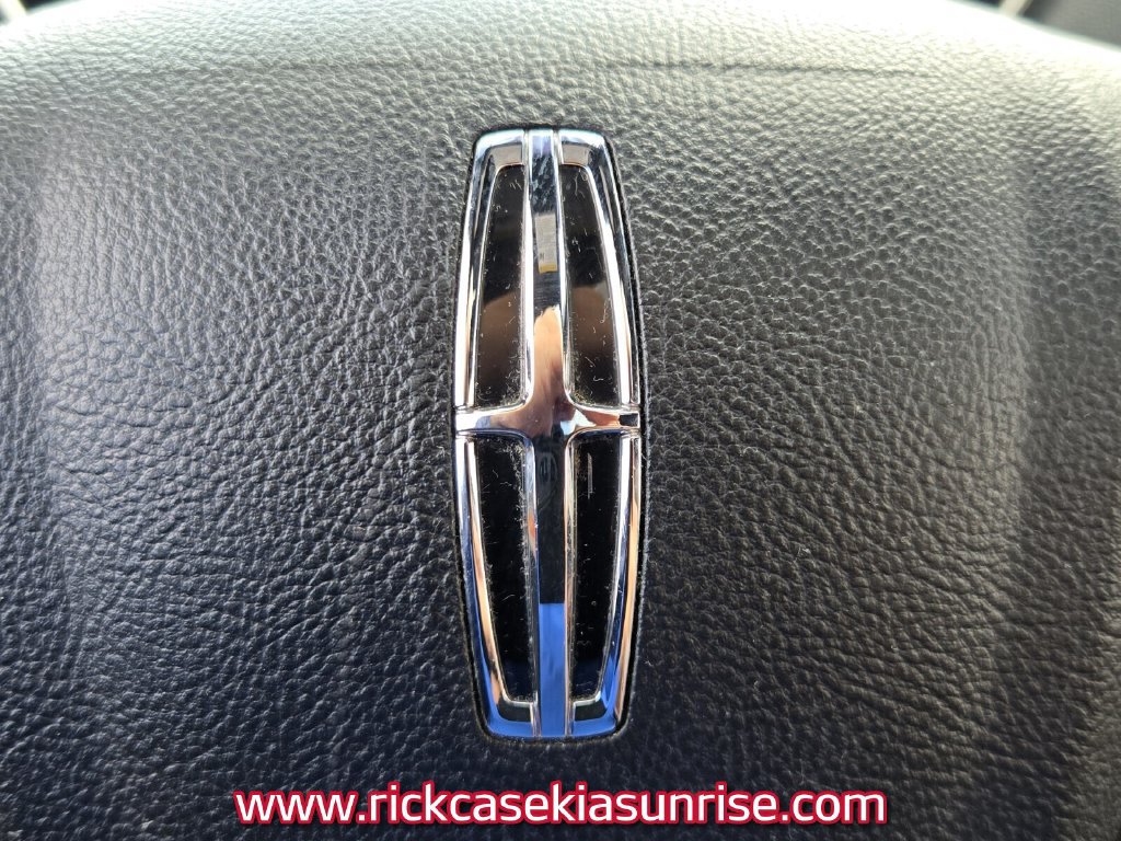 Used 2018 Lincoln MKX Reserve w/ Luxury Package FWD image 28