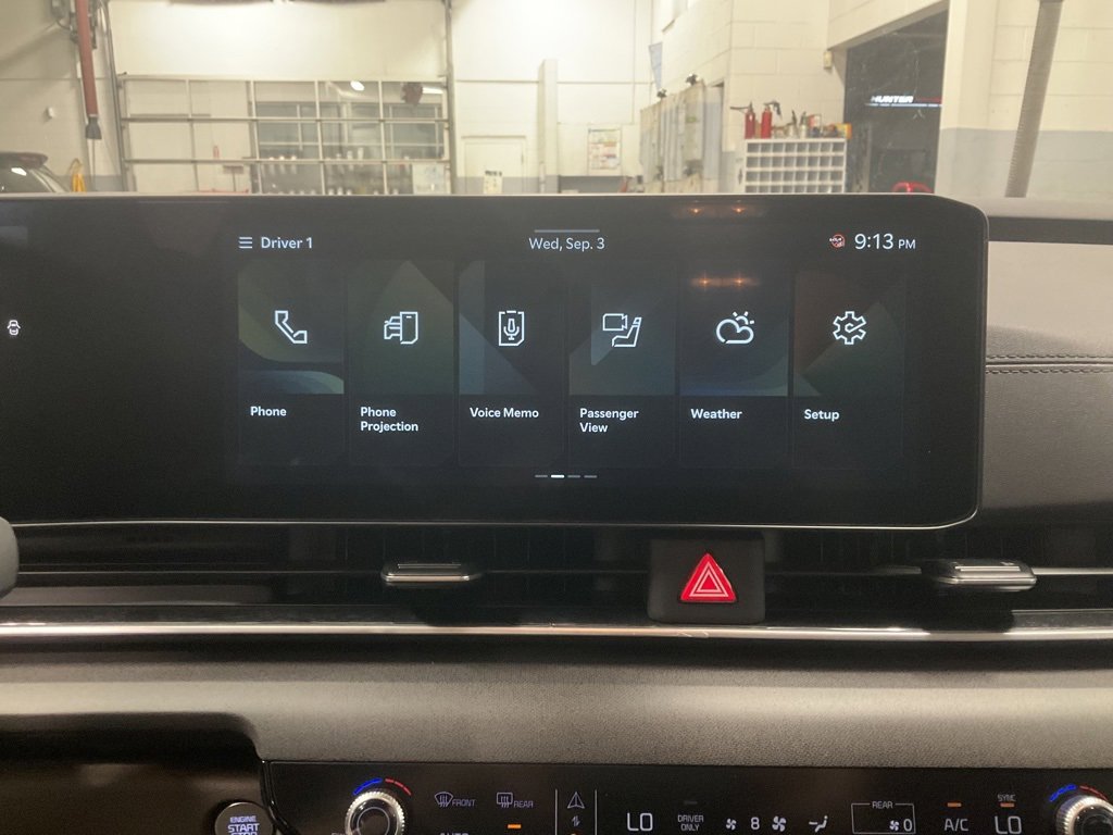 New 2026 Kia Carnival EX image 18