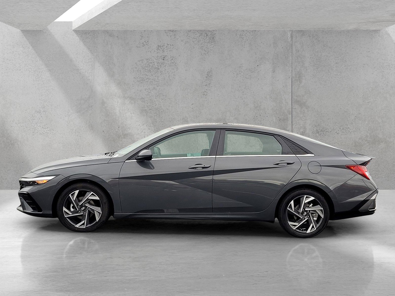 Used 2025 Hyundai Elantra SEL image 7