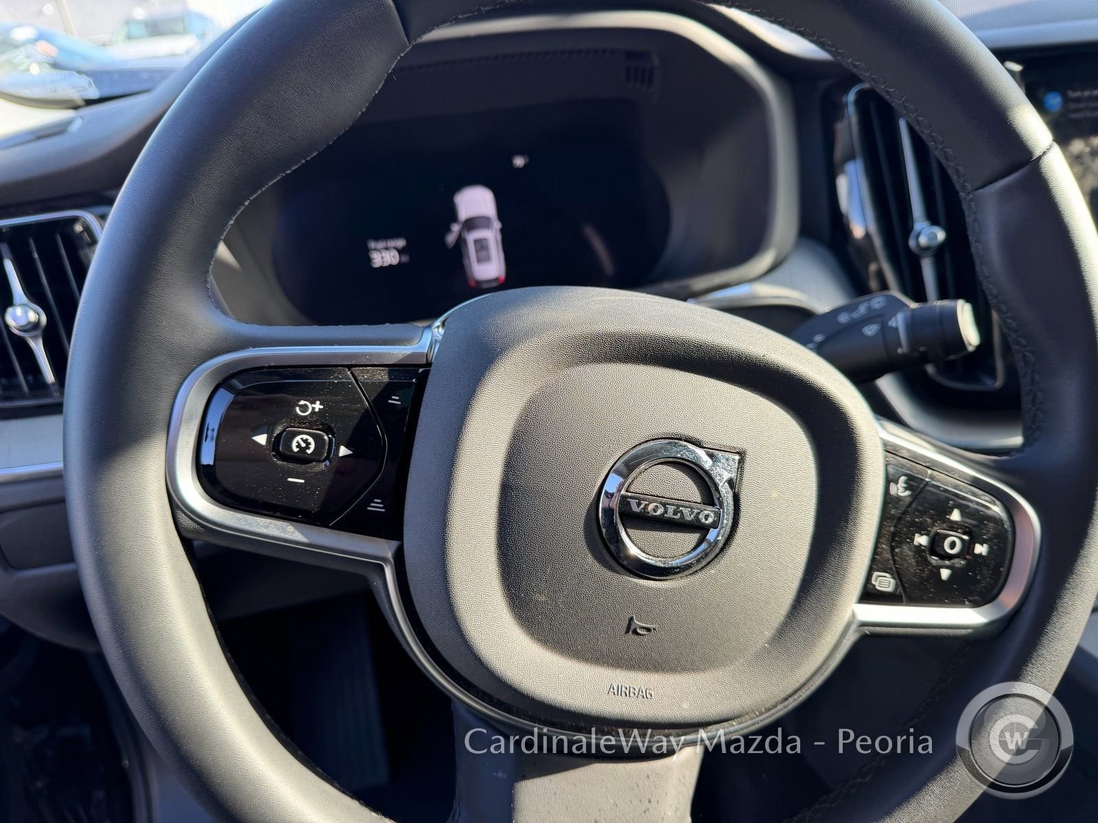 Used 2025 Volvo XC60 B5 Plus AWD/4WD image 6