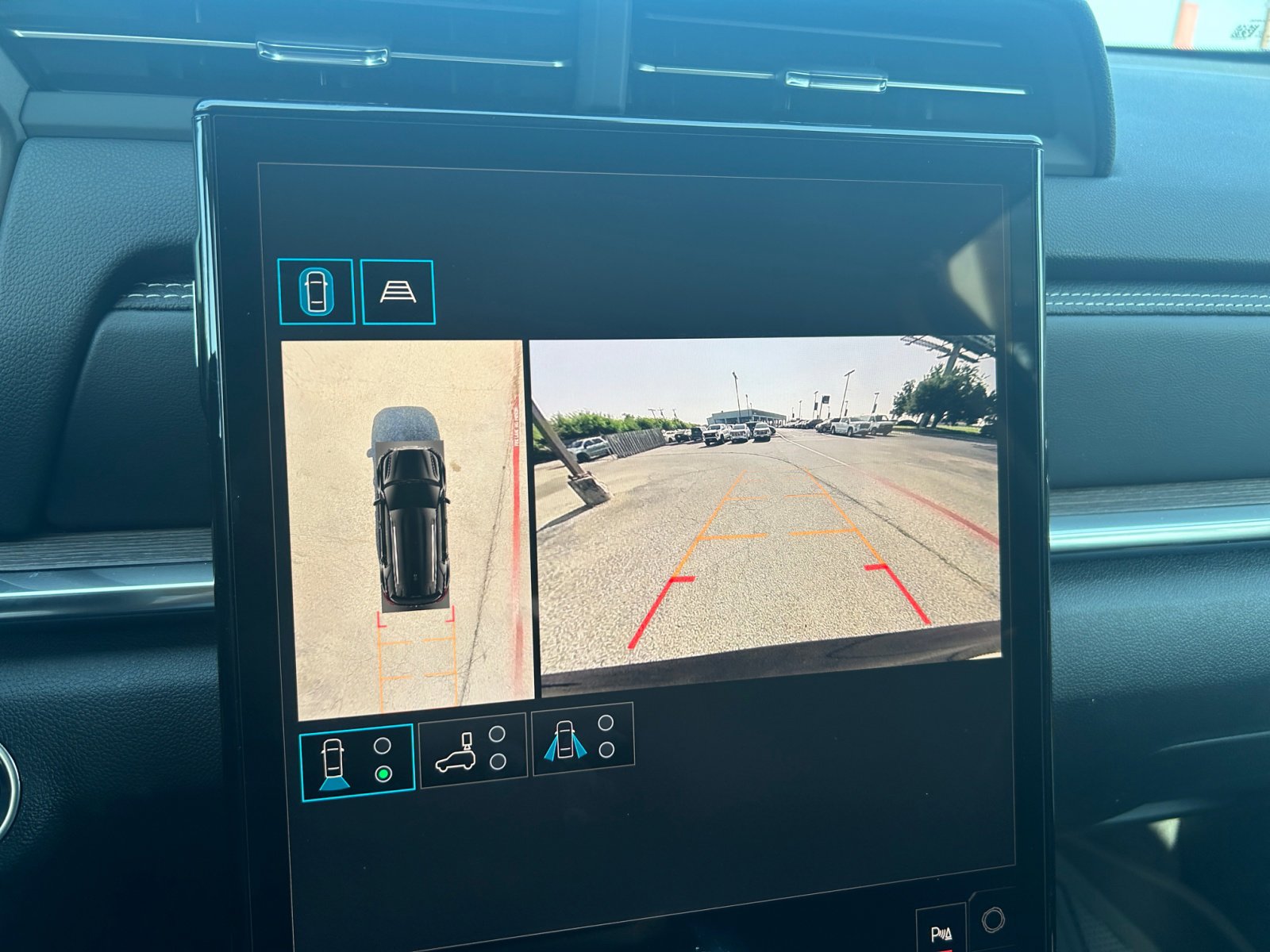New 2026 GMC Terrain Denali w/ LPO, Floor Liner Package image 15