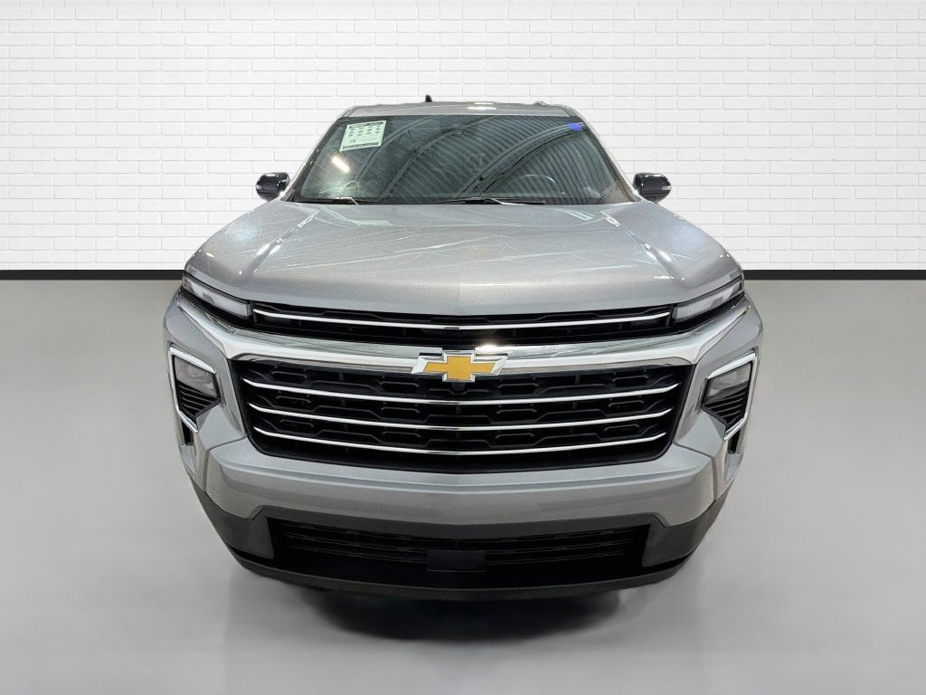 Used 2025 Chevrolet Traverse LT AWD/4WD image 2