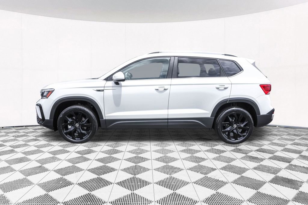 Used 2023 Volkswagen Taos SE w/ Black Wheel Package FWD image 15