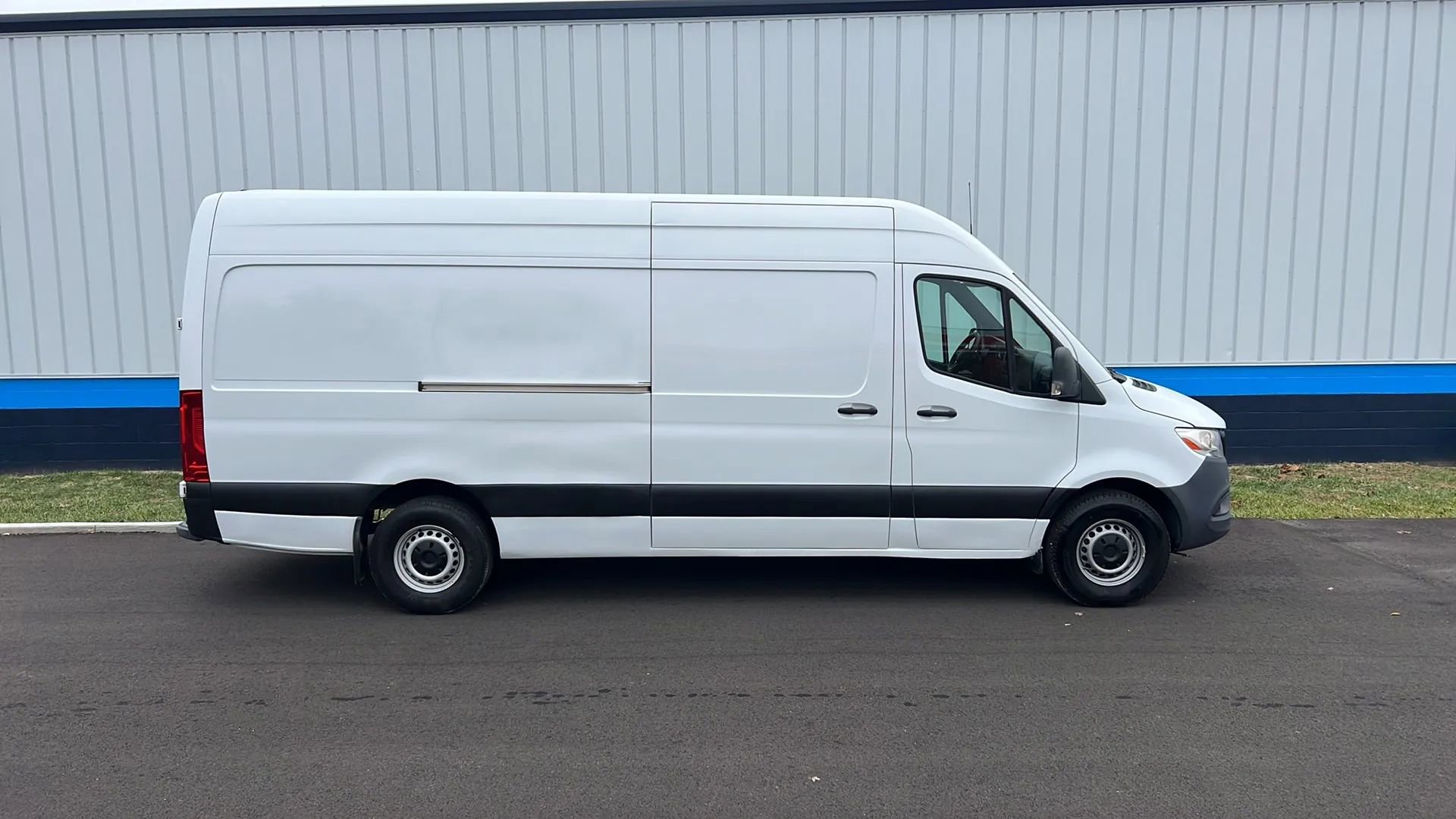 Used 2020 Freightliner Sprinter 2500 image 4