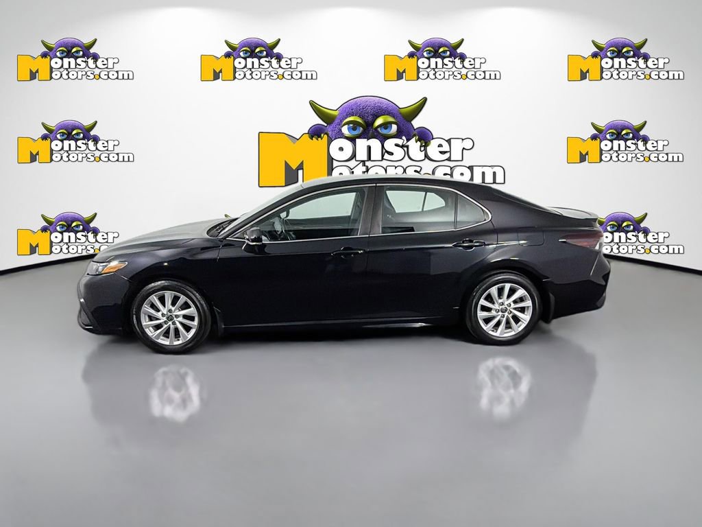 Used 2021 Toyota Camry SE image 8