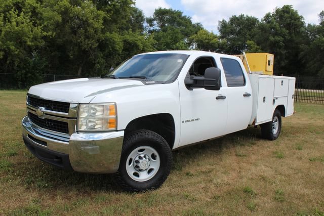 Used 2007 Chevrolet Silverado 2500 W/T AWD/4WD image 2