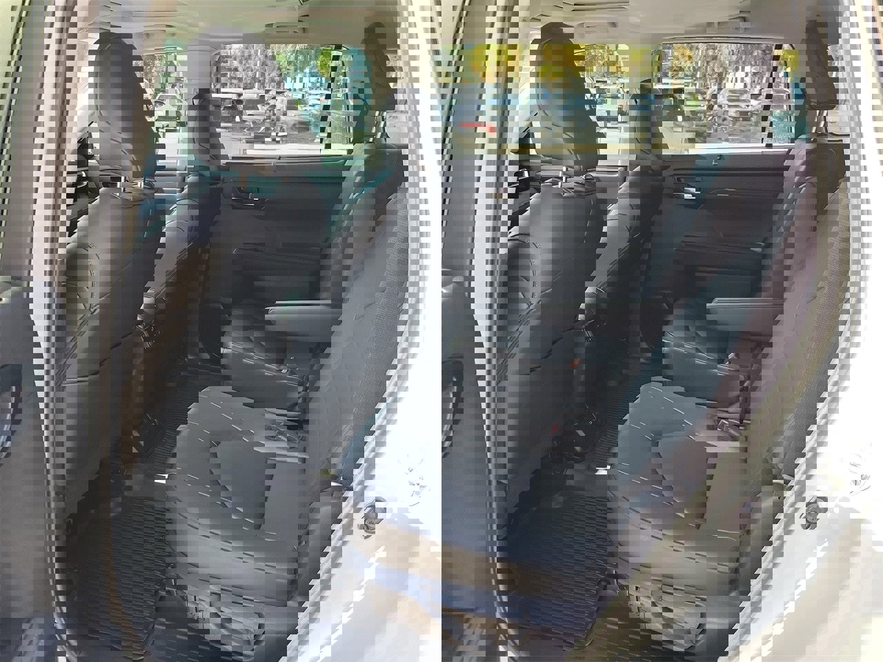 Used 2024 Toyota Highlander LE image 11