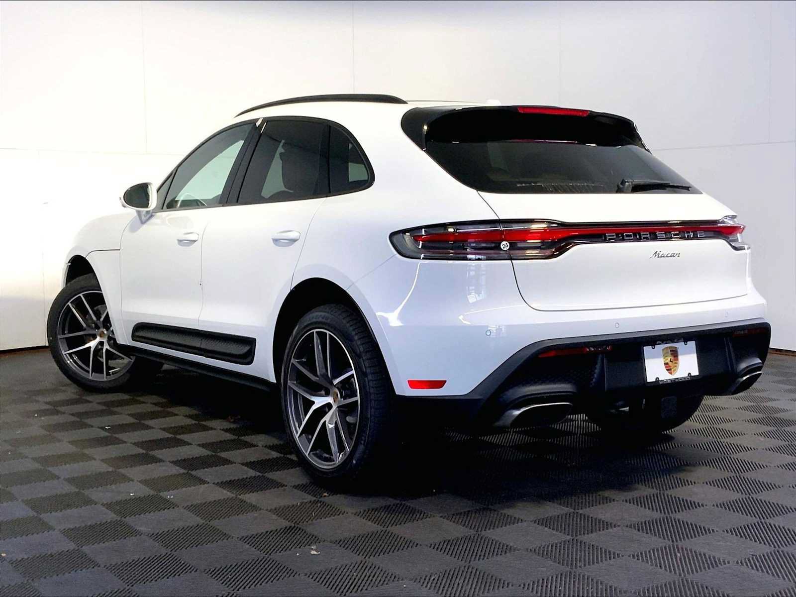 New 2026 Porsche Macan AWD/4WD image 3