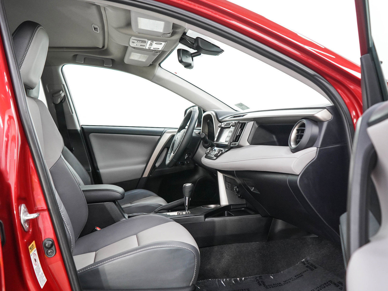Used 2015 Toyota RAV4 Limited w/ Technology Package AWD/4WD image 11