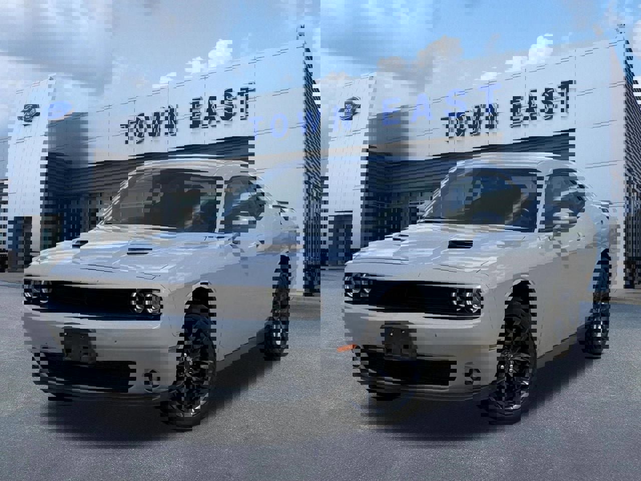 Used 2021 Dodge Challenger SXT w/ Blacktop Package image 1