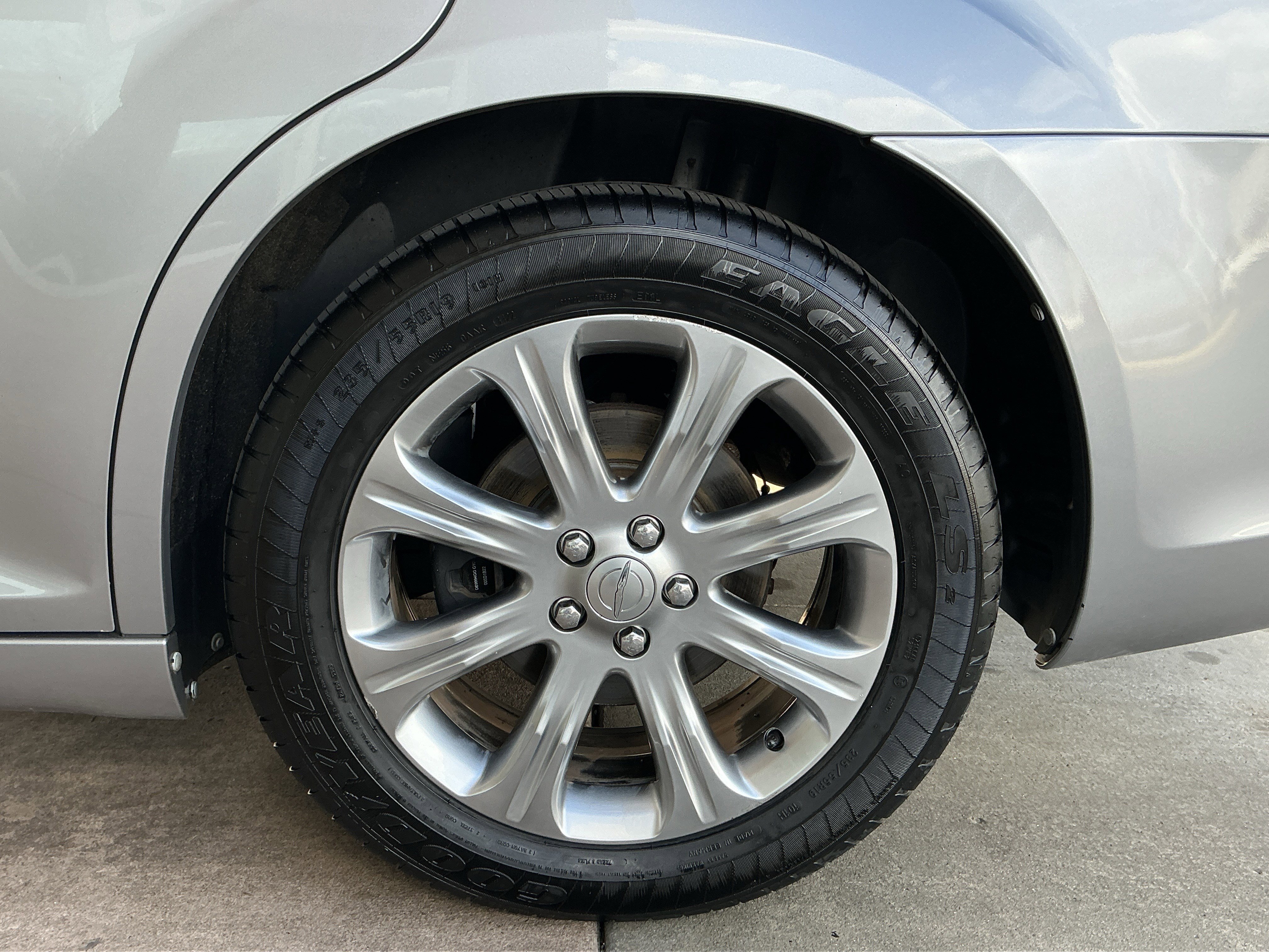 Used 2013 Chrysler 300 S image 27