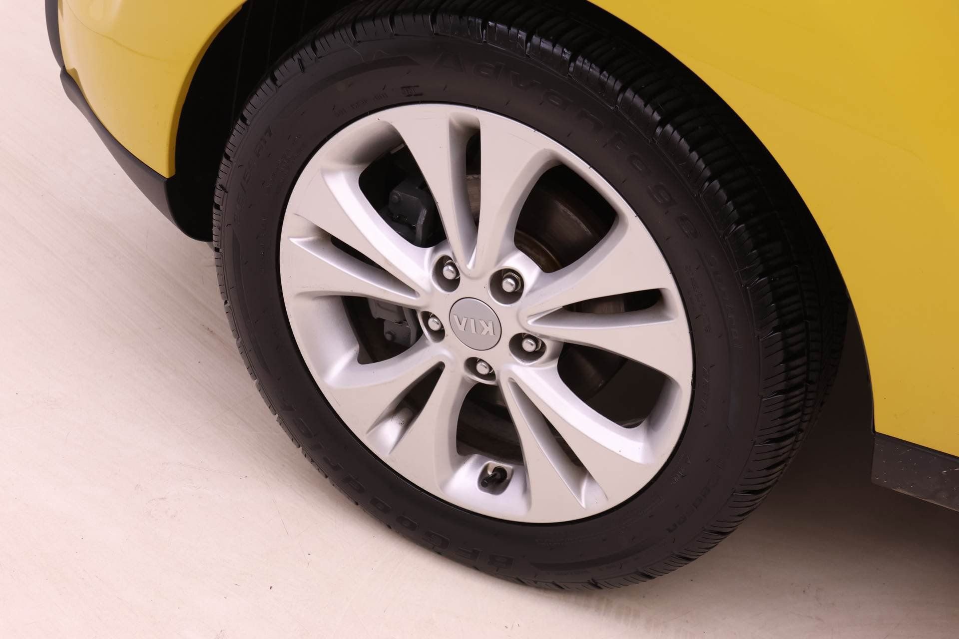 Used 2015 Kia Soul + image 16