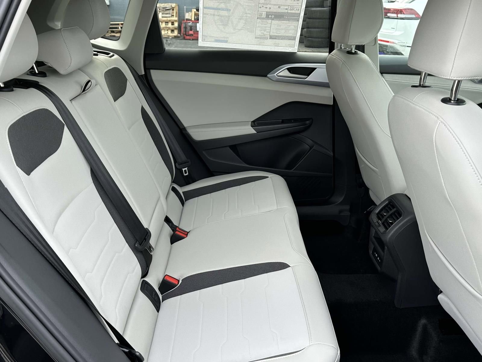 New 2026 Volkswagen Taos SE image 15