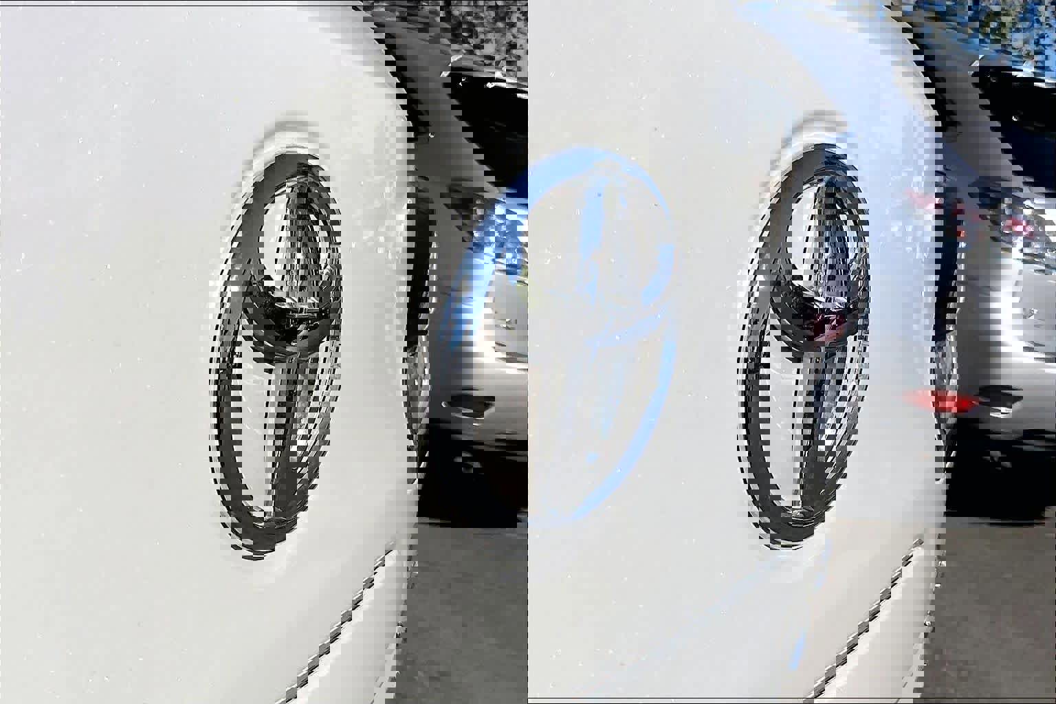 Used 2022 Toyota Corolla Cross XLE w/ Convenience Package image 30