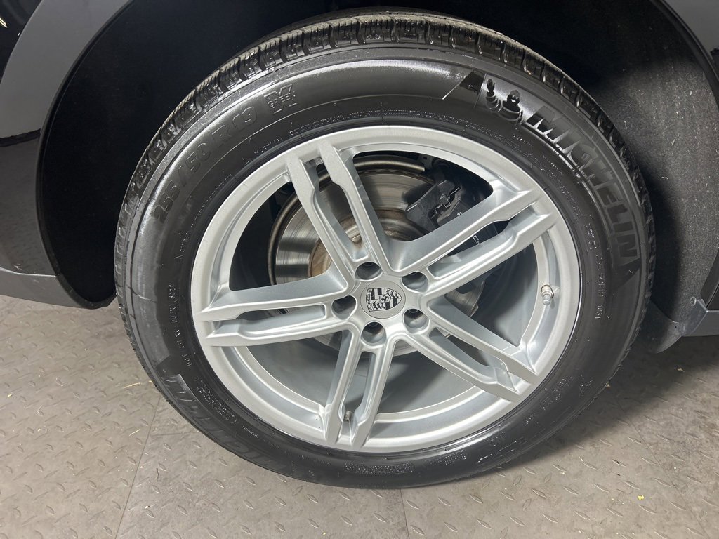Certified 2025 Porsche Macan image 27