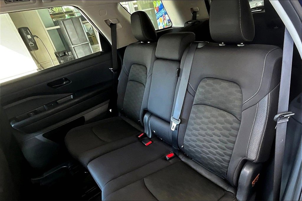 Used 2024 Nissan Pathfinder SV image 15