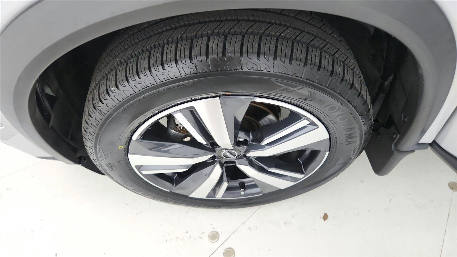 Used 2023 Nissan Rogue SL w/ SL Premium Package FWD image 31