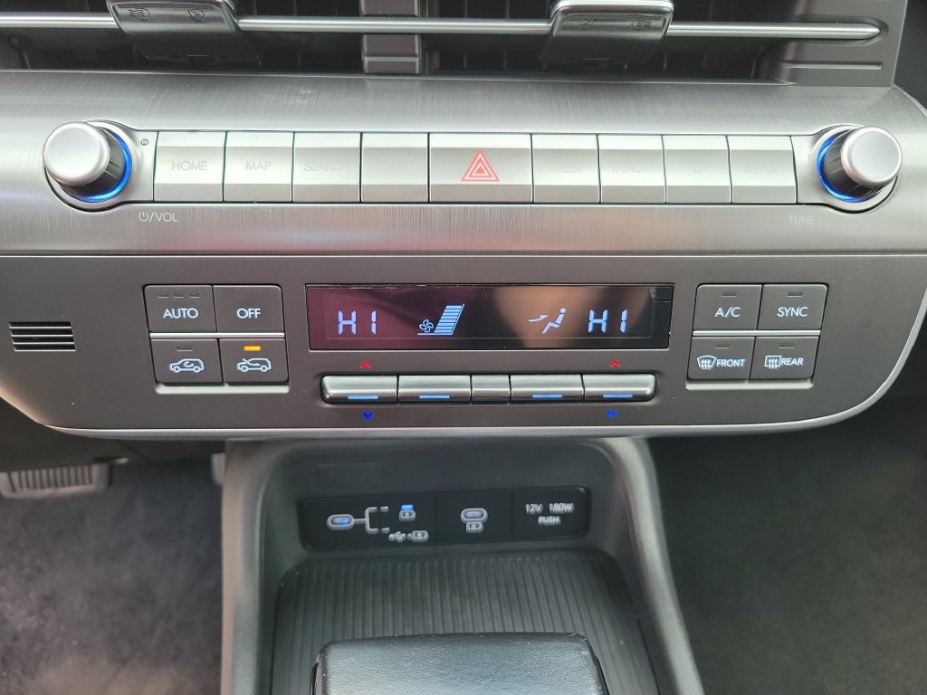 Used 2025 Hyundai Kona SEL FWD image 24