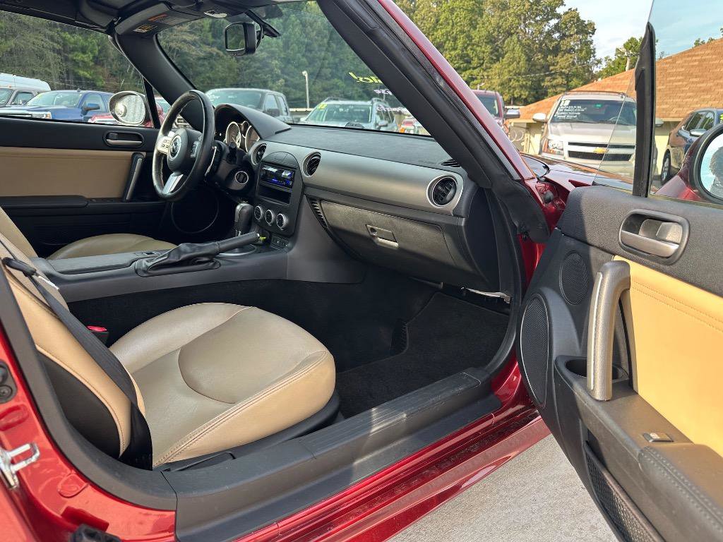 Used 2011 MAZDA MX-5 Miata Grand Touring w/ Premium Pkg image 20