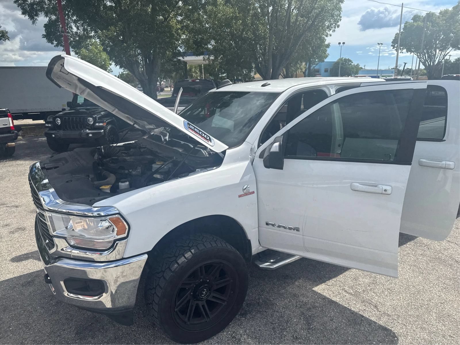 Used 2021 RAM 2500 Big Horn w/ Level 1 Equipment Group AWD/4WD image 12