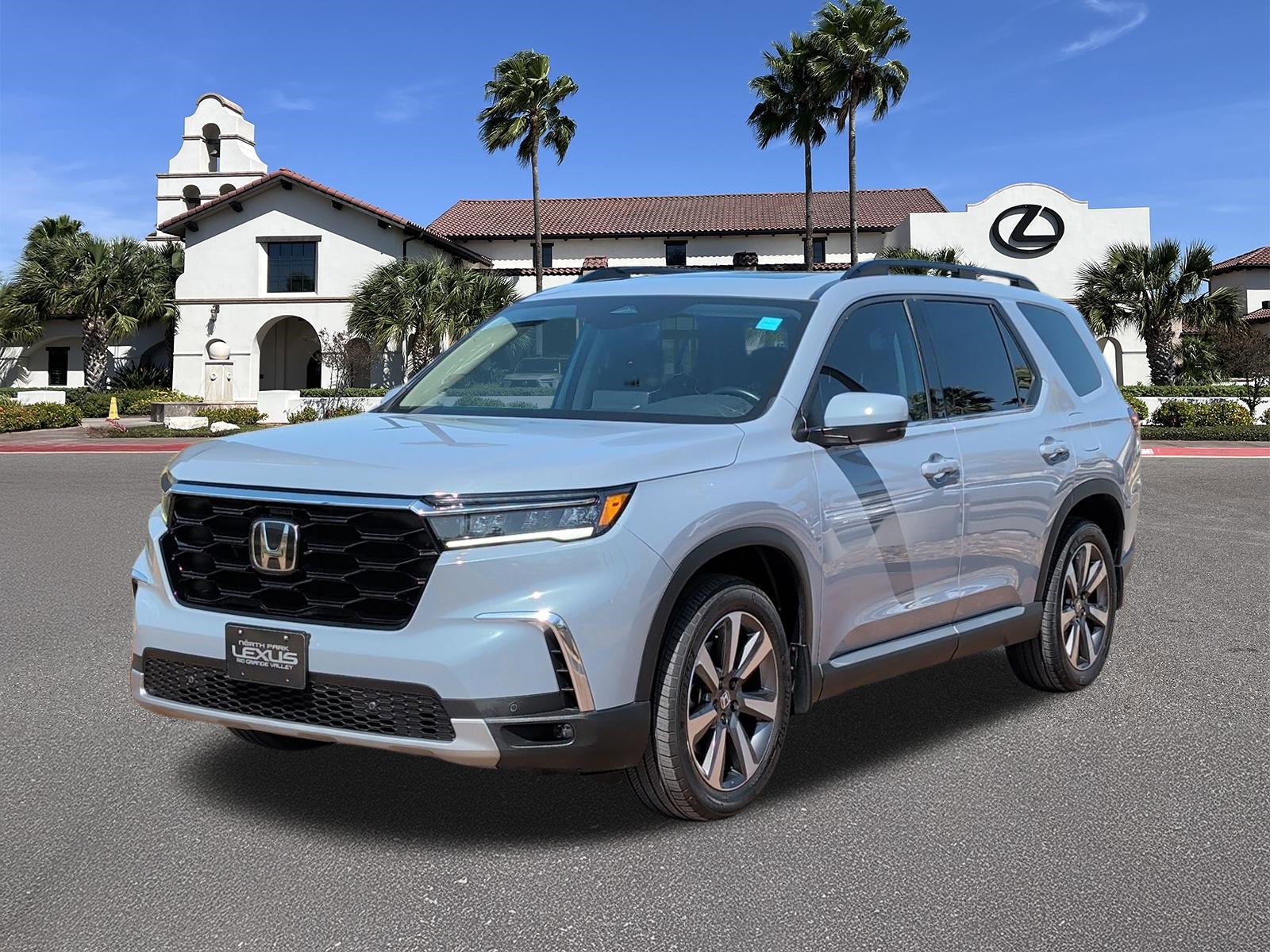 Used 2024 Honda Pilot Touring image 5