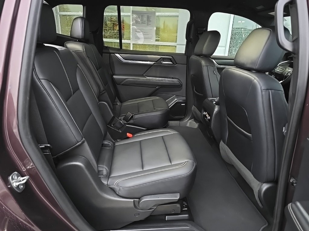 Used 2024 GMC Acadia Elevation image 30