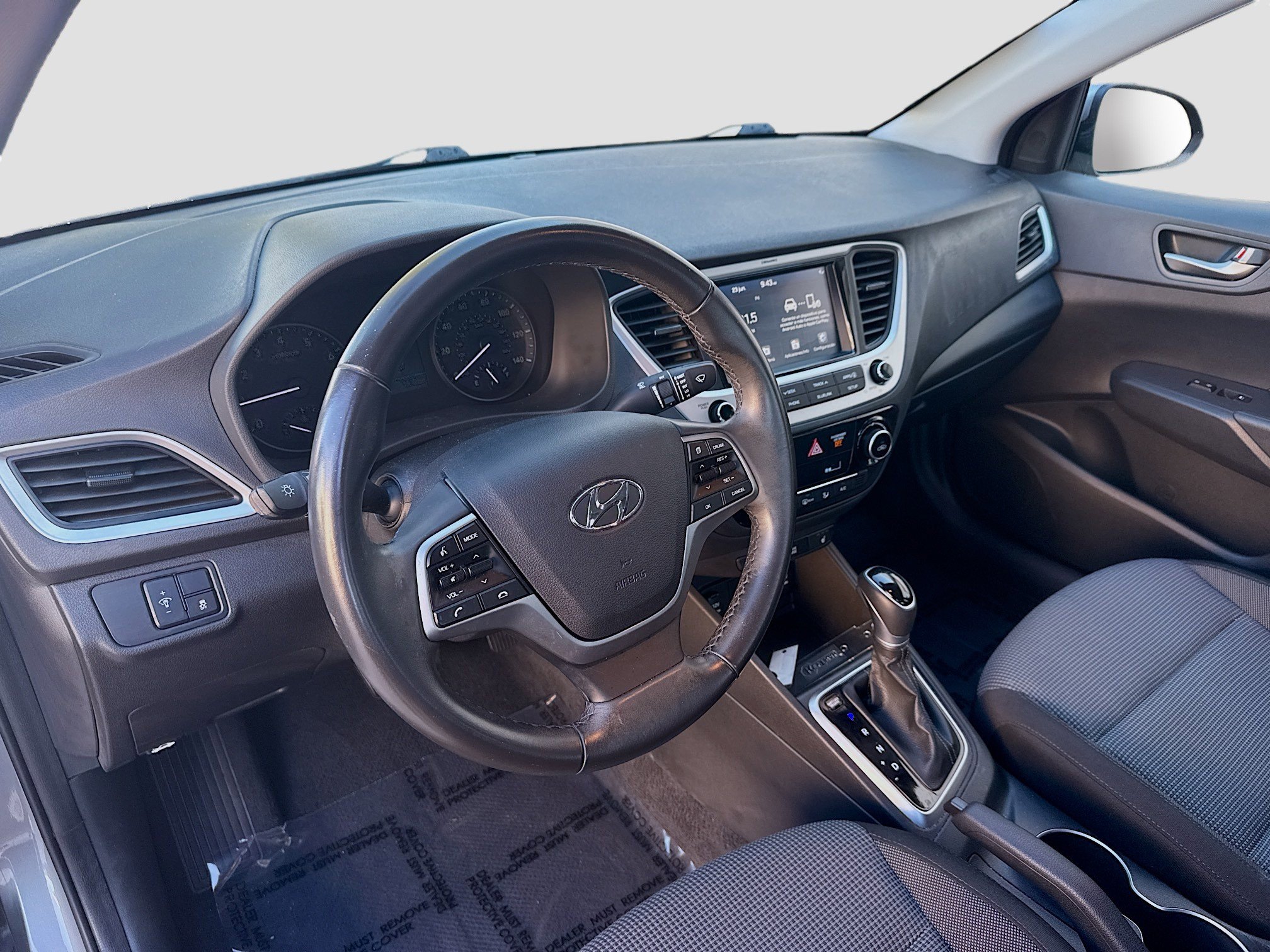 Used 2022 Hyundai Accent Limited image 7