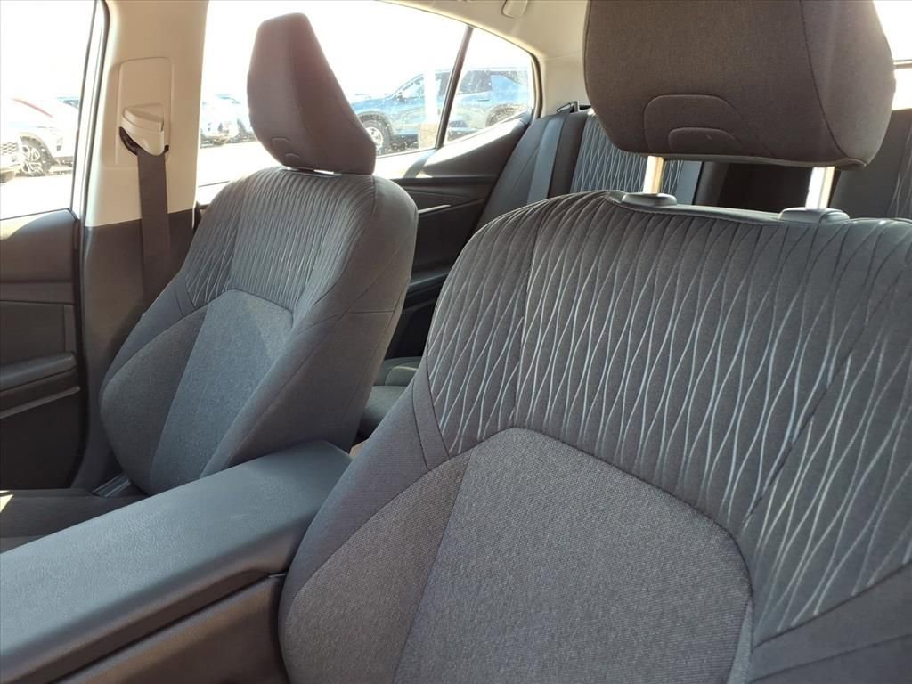 Used 2025 Toyota Camry LE image 12