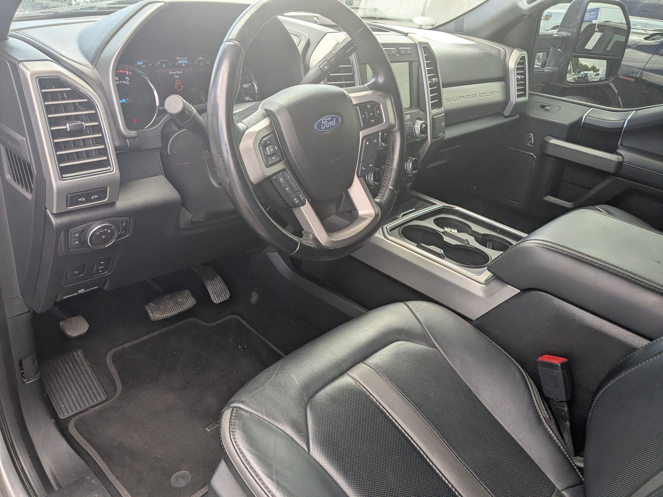 Used 2019 Ford F350 Platinum w/ Platinum Ultimate Package AWD/4WD image 17
