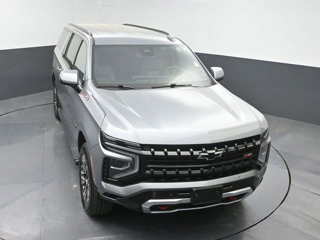 Used 2025 Chevrolet Suburban Z71 image 36
