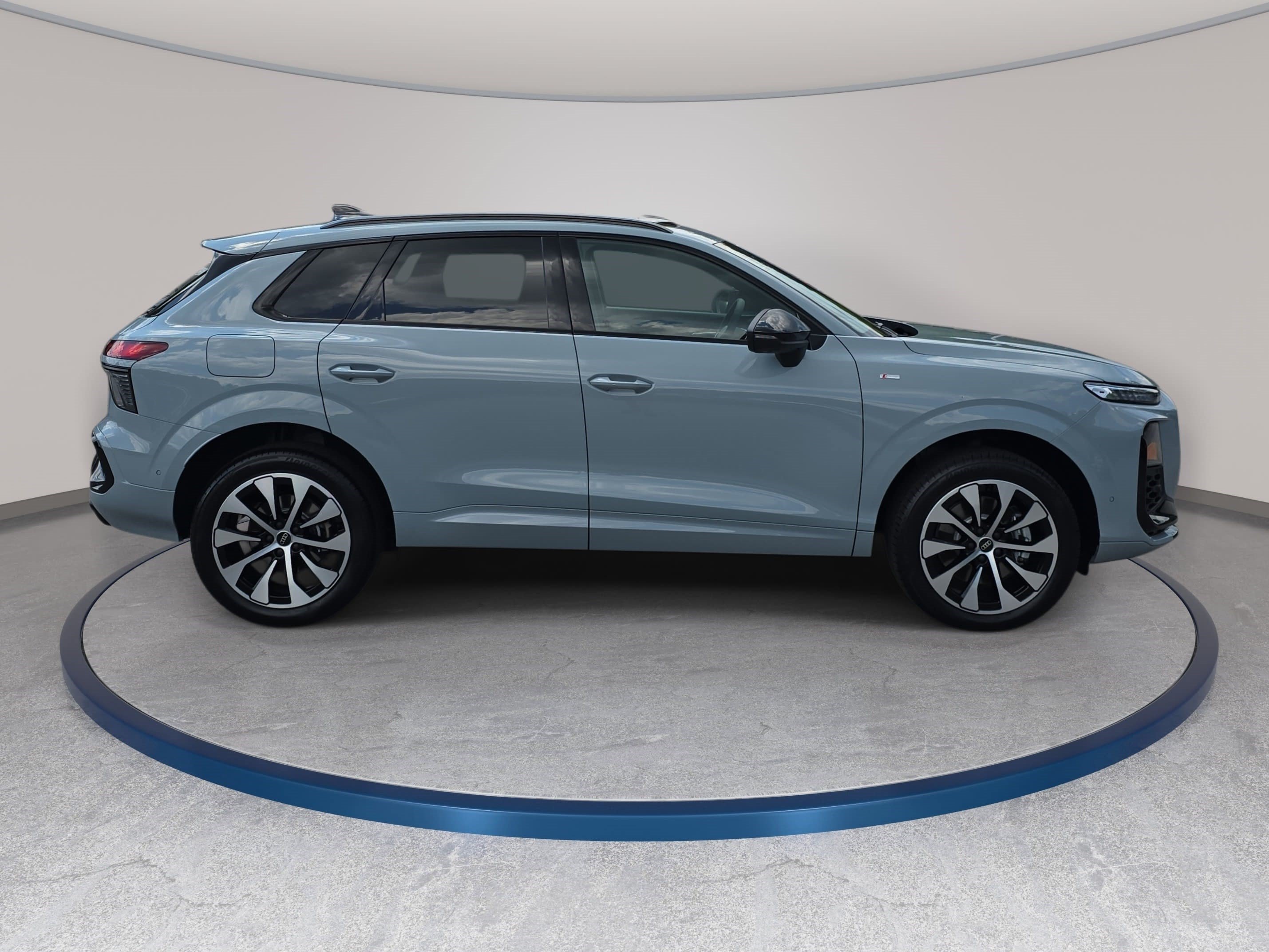New 2026 Audi Q3 quattro 2.0T AWD/4WD image 4