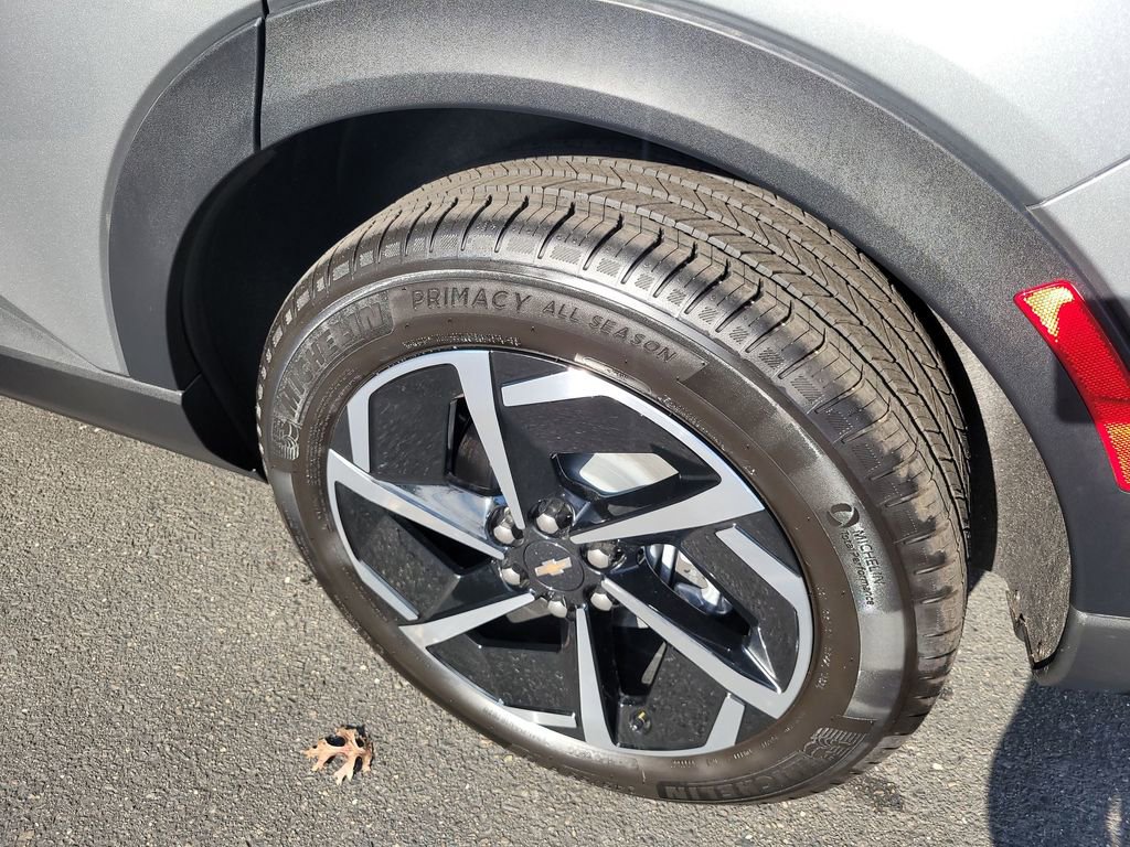 New 2026 Chevrolet Equinox EV LT image 32